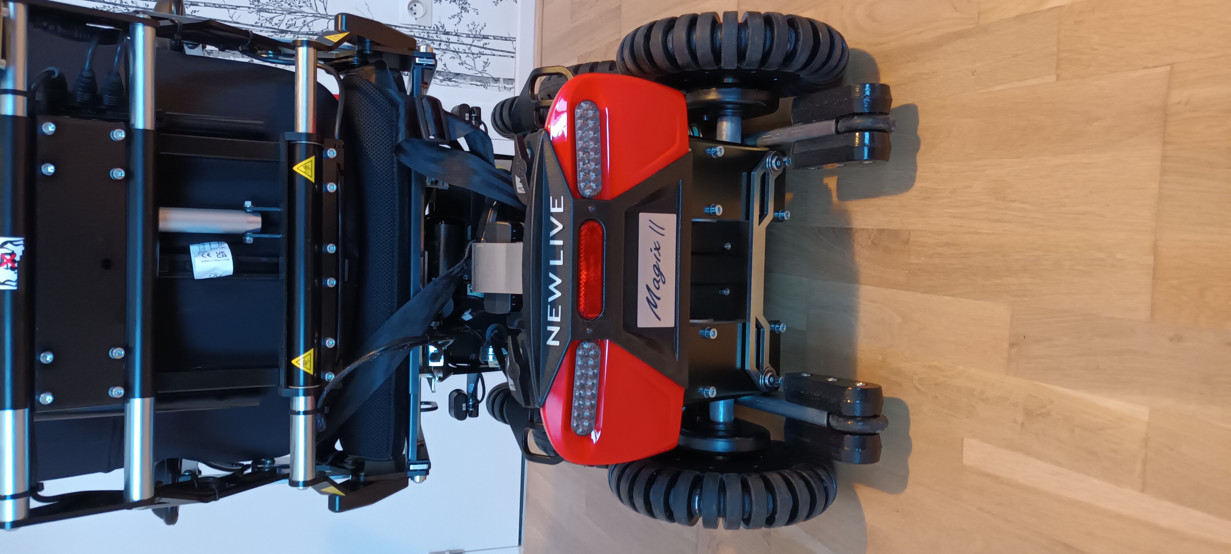 Image(s) de l'annonce Fauteuil roulant éléctrique MAGIX 2, 6 roues, Neuf