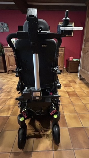 Image(s) de l'annonce Fauteuil roulant électrique