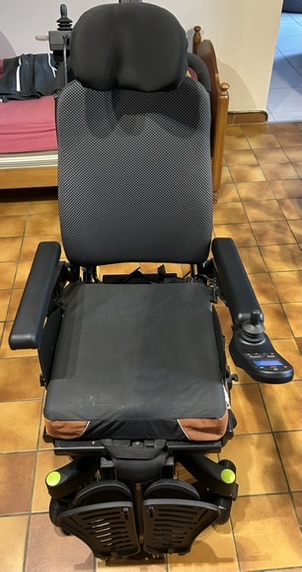 Image(s) de l'annonce Fauteuil roulant électrique
