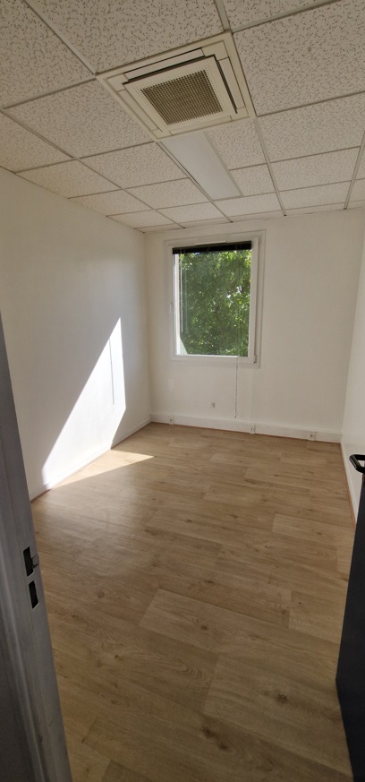 Image(s) de l'annonce A louer Local Paramédical 10 m² + salle d'attente 15 m² partagée