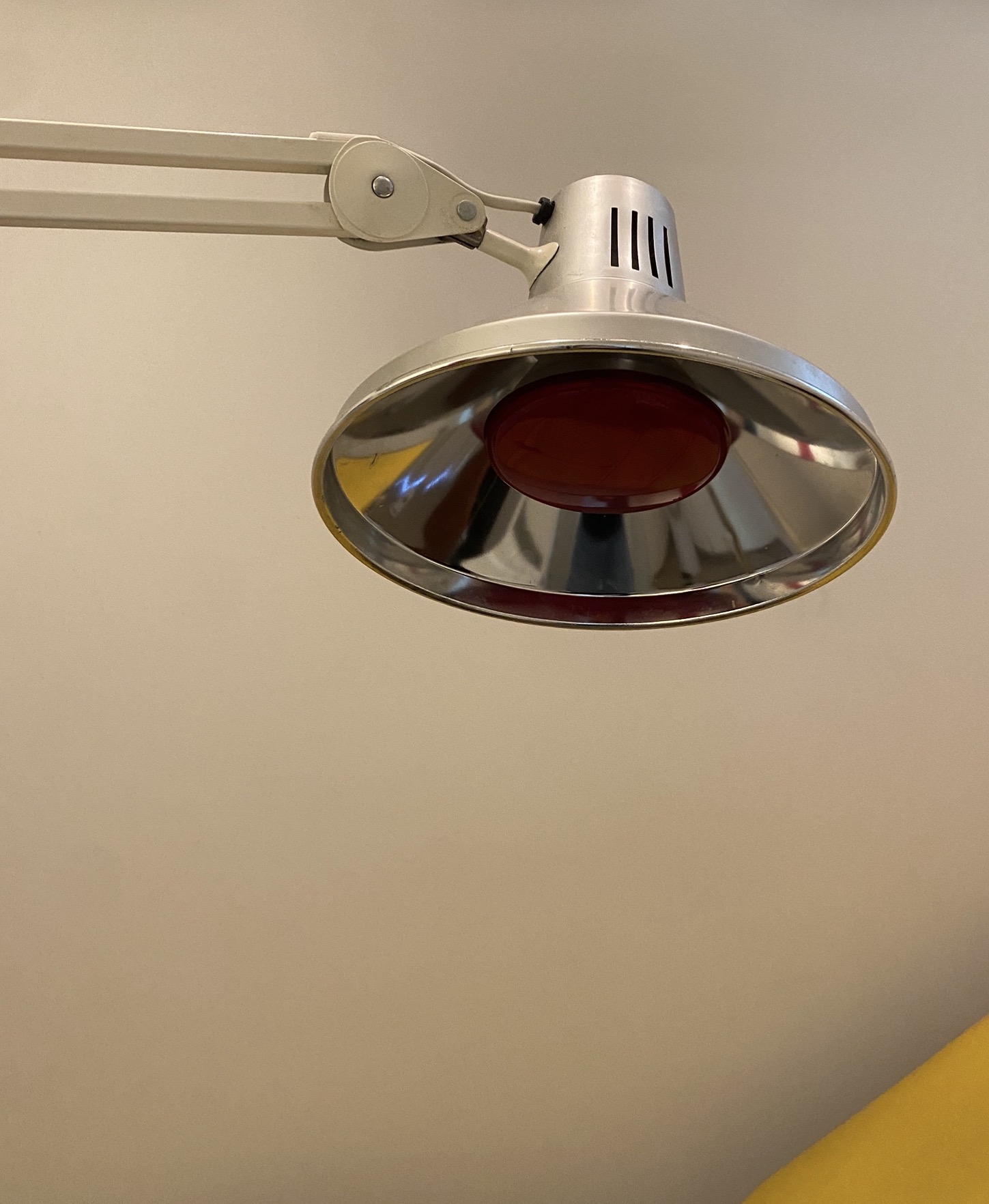 Image(s) de l'annonce Lampe infrarouge rouge sur pied