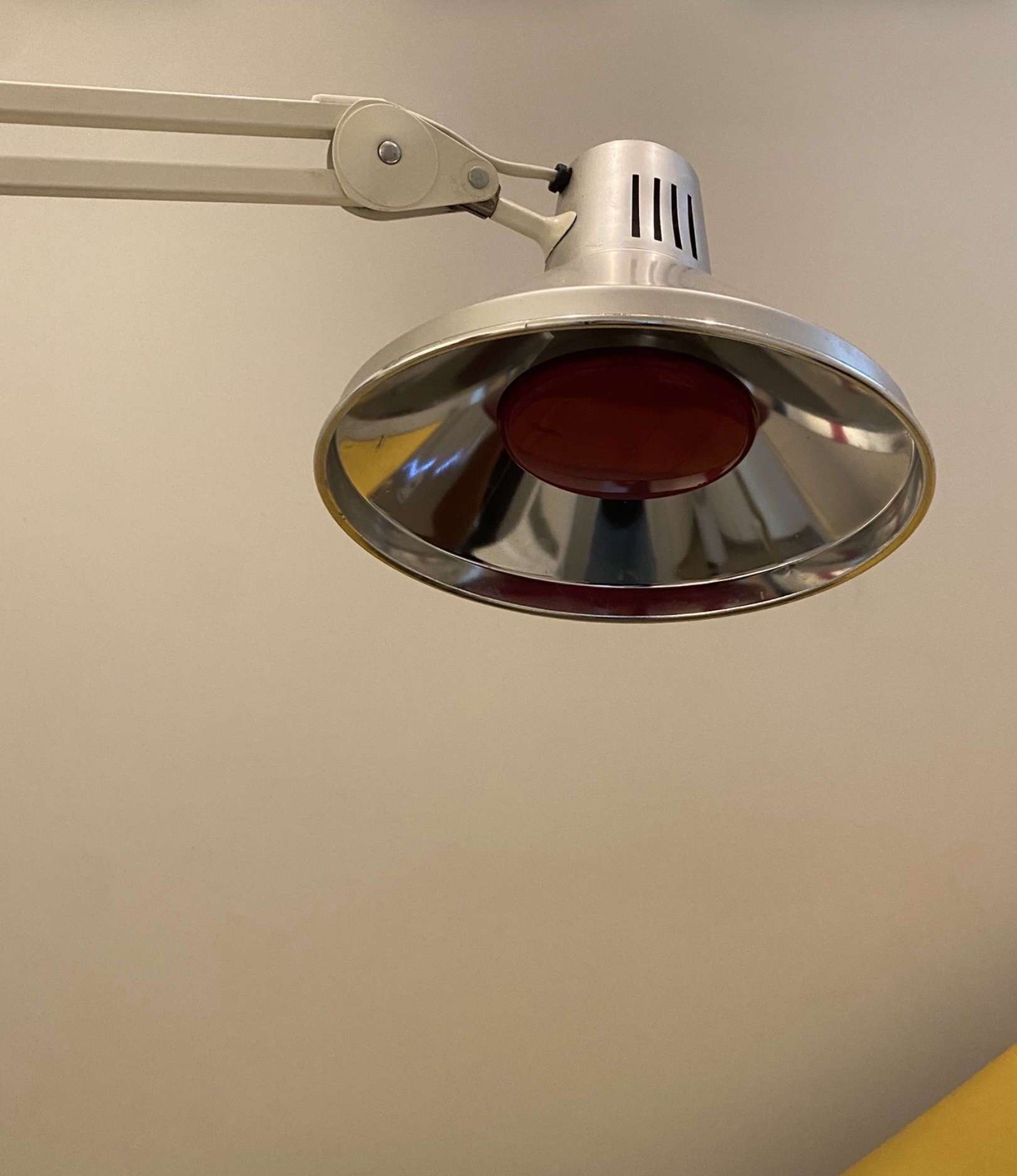 Image(s) de l'annonce Lampe infrarouge rouge sur pied