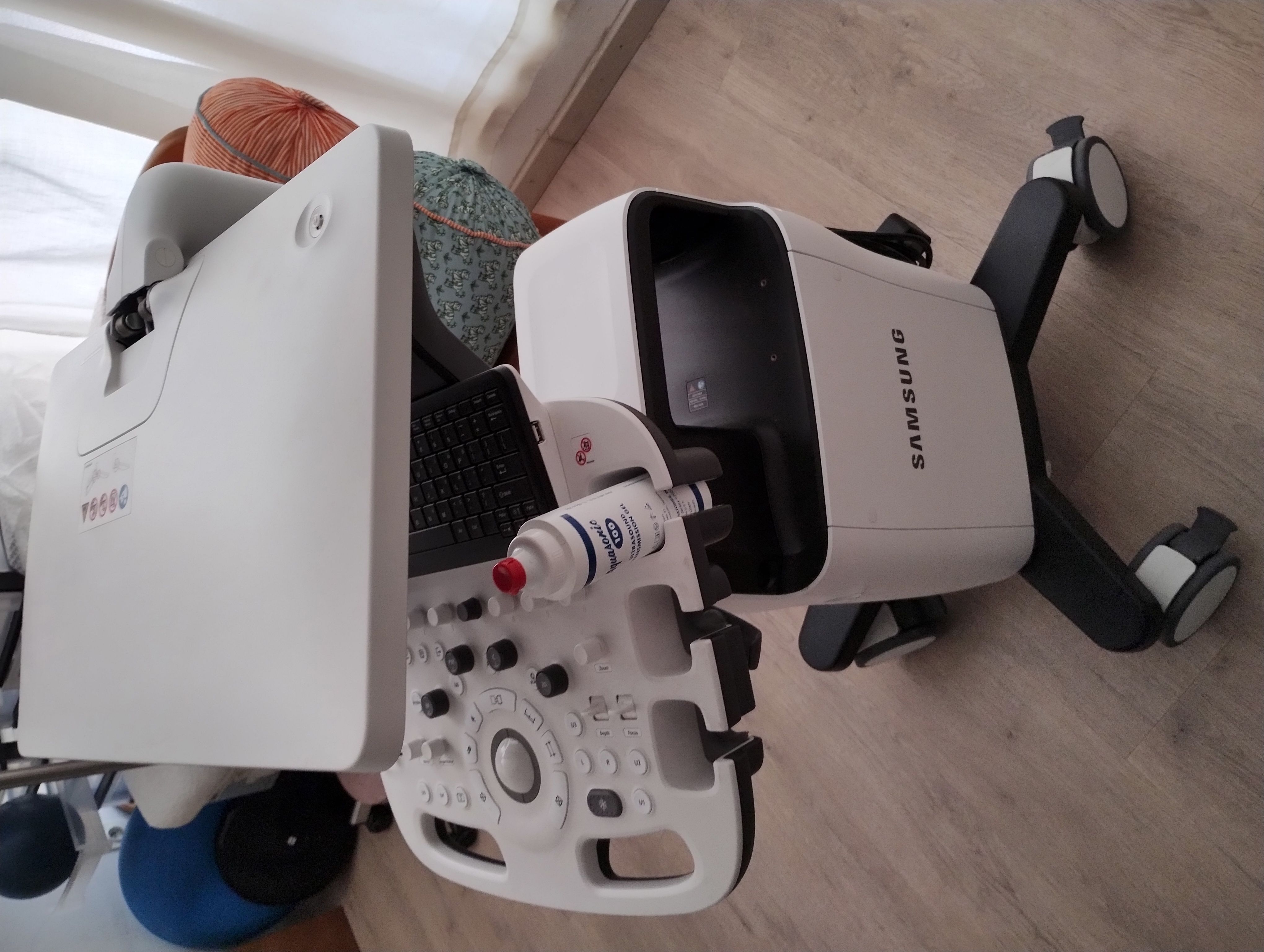 Image(s) de l'annonce Echographe Samsung HS-30