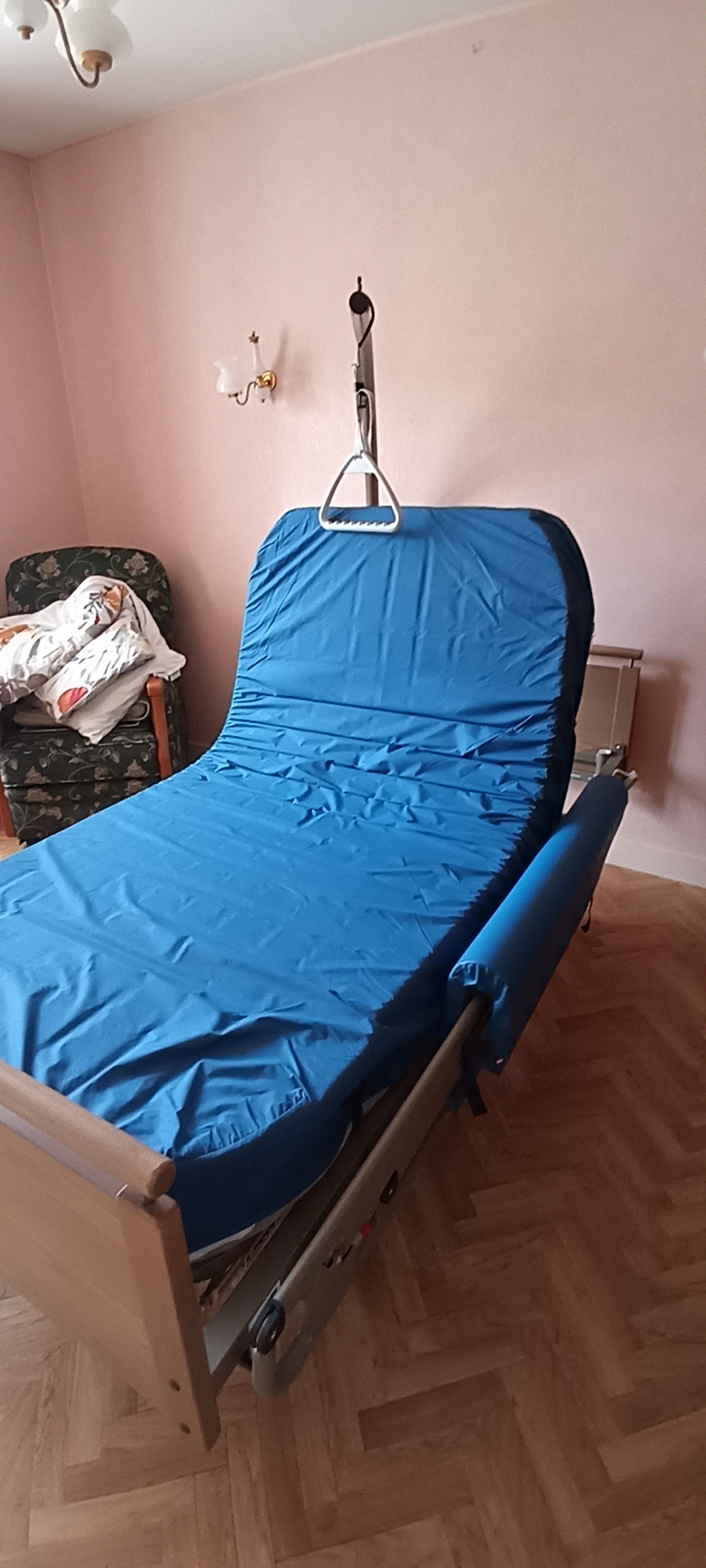 Image(s) de l'annonce Lit médicalisé électrique