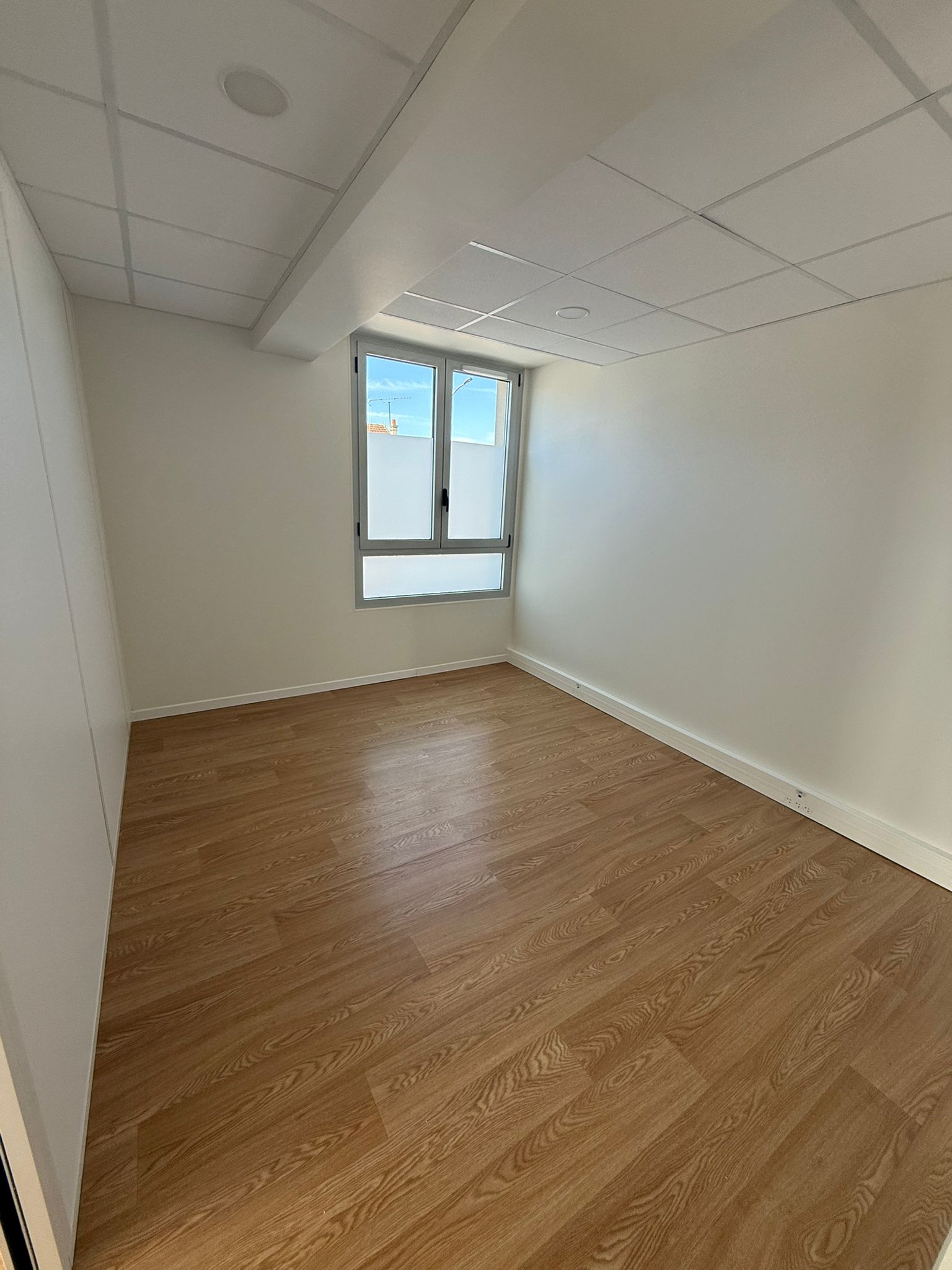 Image(s) de l'annonce locaux et para medicaux ris orangis