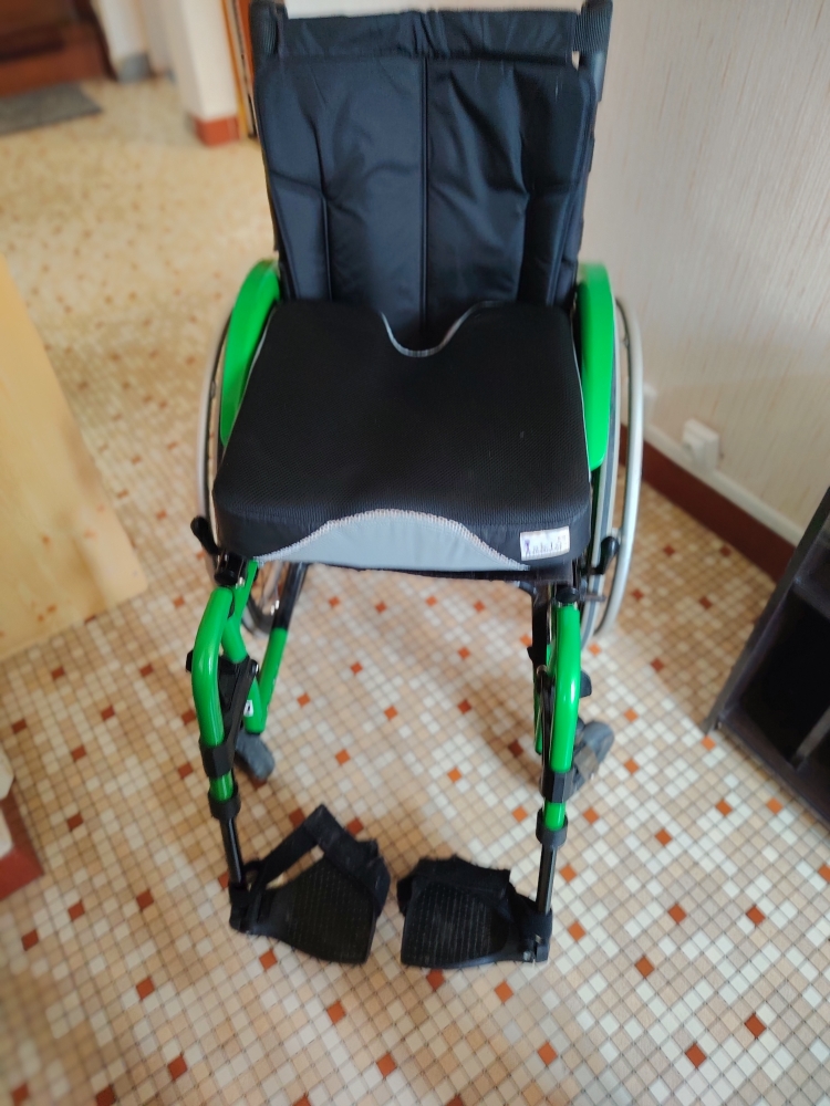 Image(s) de l'annonce Fauteuil roulant