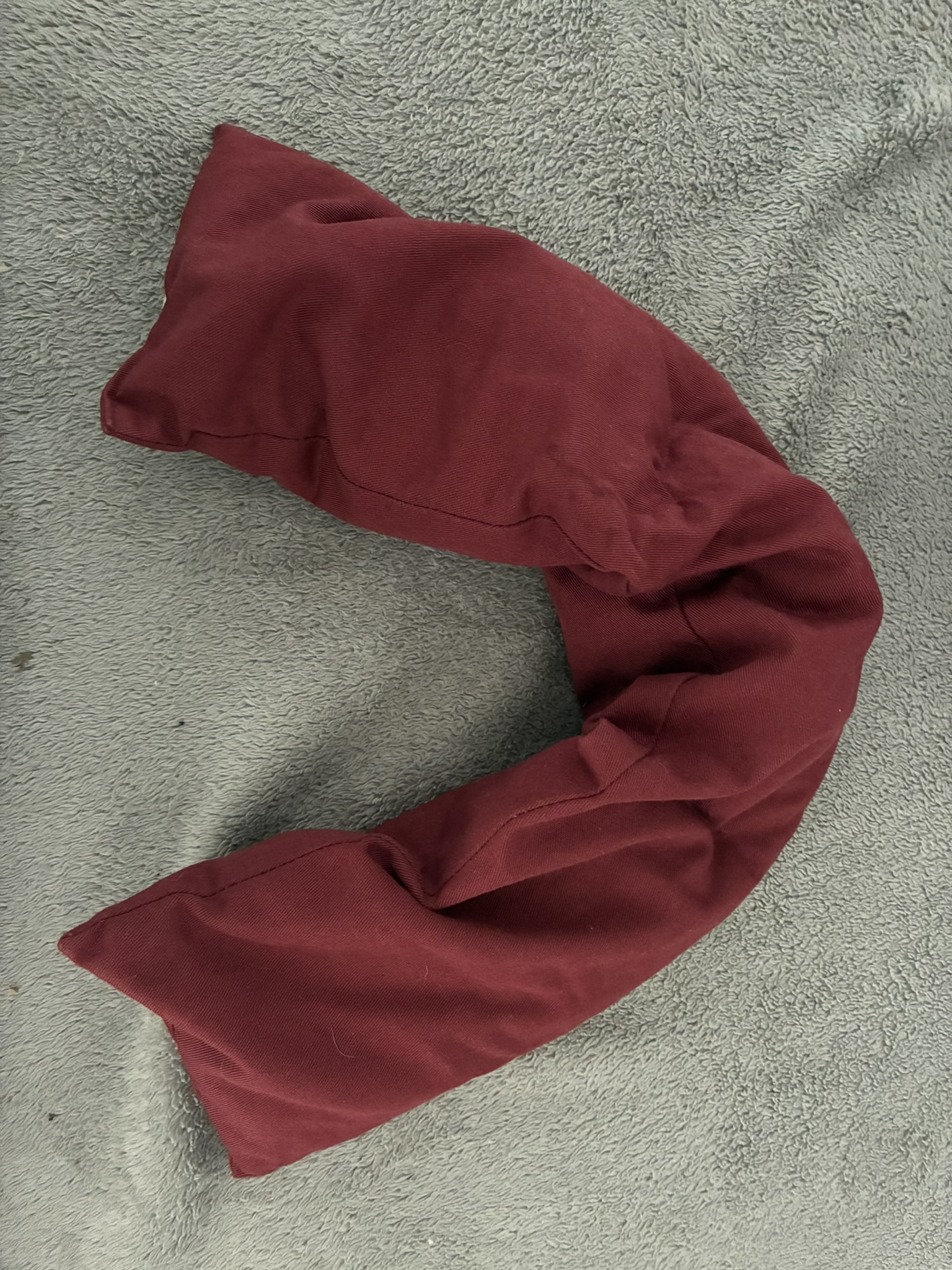 Image(s) de l'annonce Coussin aux noyaux de cerise – Chaud ou froid pour apaiser tensions sur nuque, épaules, bas du dos – Très bon état