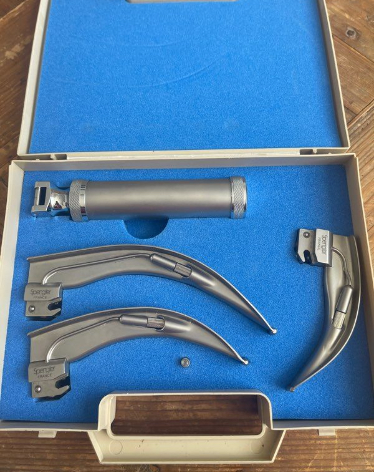 Image(s) de l'annonce Coffret laryngoscope