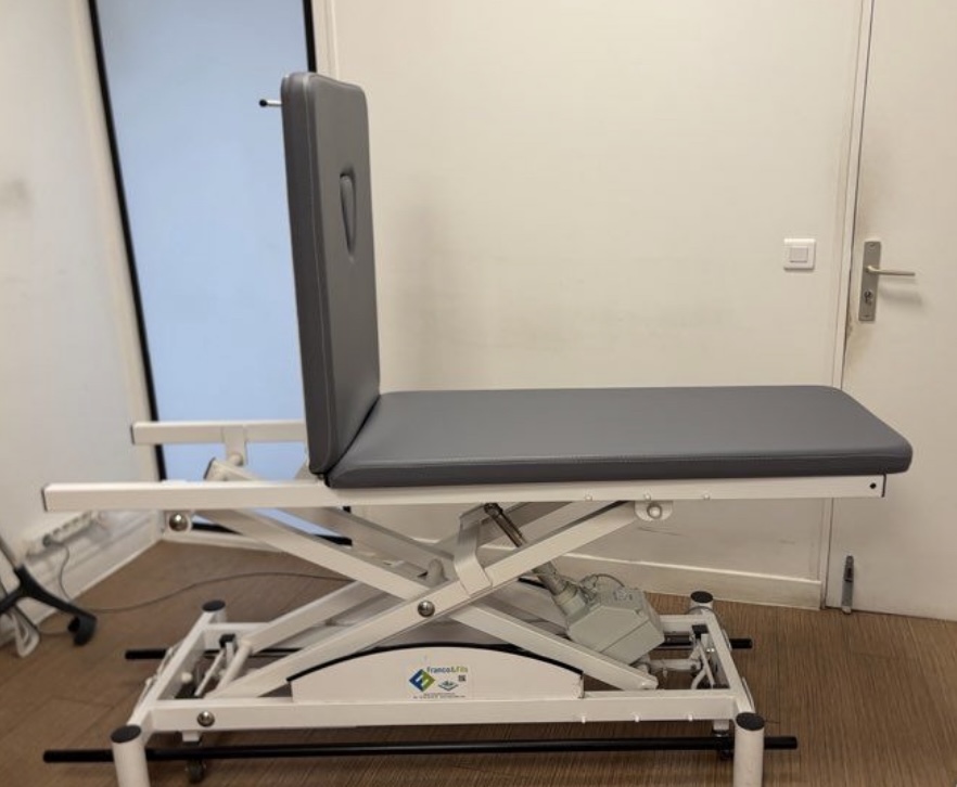 Image(s) de l'annonce VENTE DE TABLE ÉLECTRIQUE FRANCO & FILS