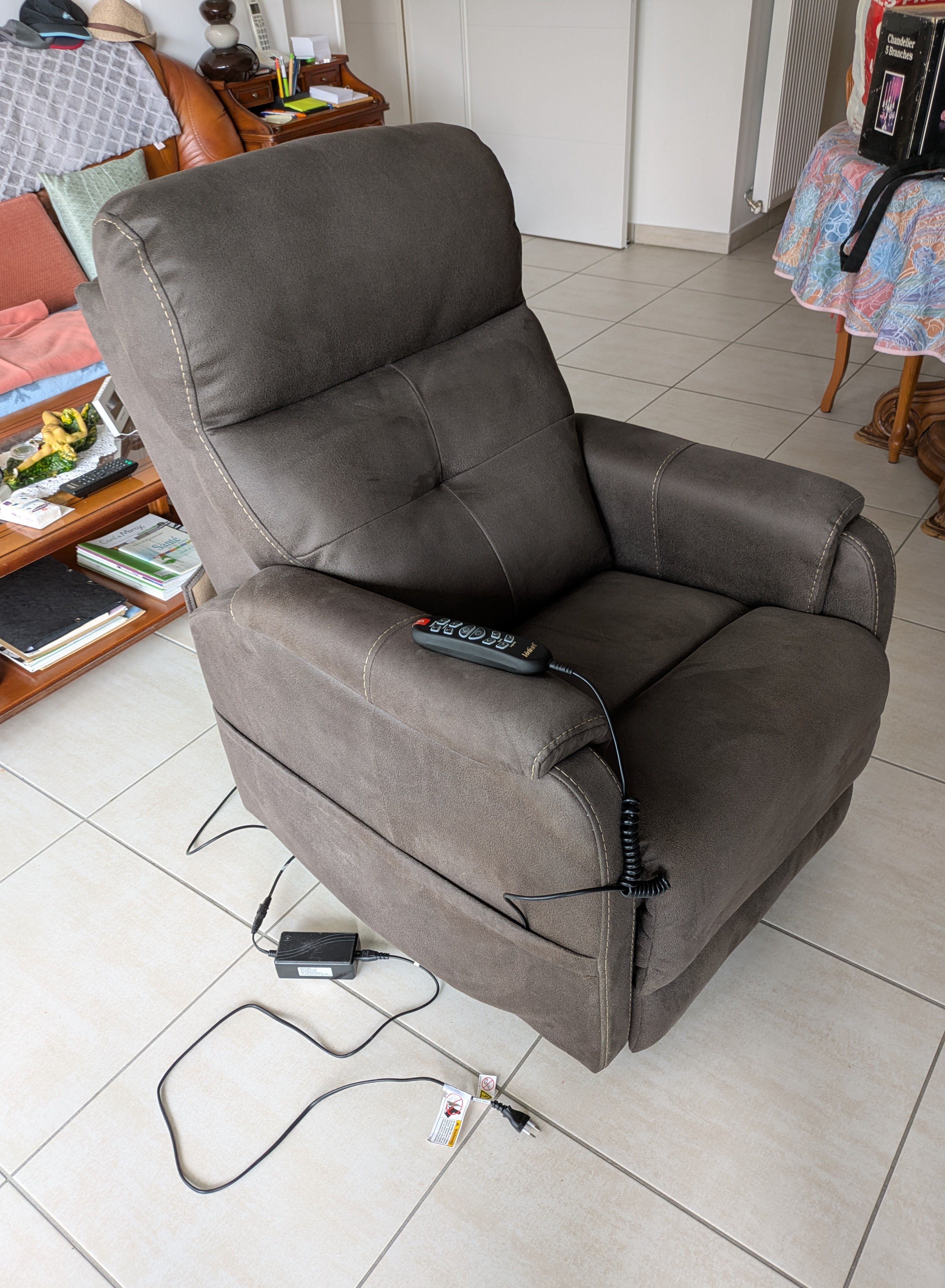 Image(s) de l'annonce Fauteuil releveur Compact 4 Moteurs Vivalift