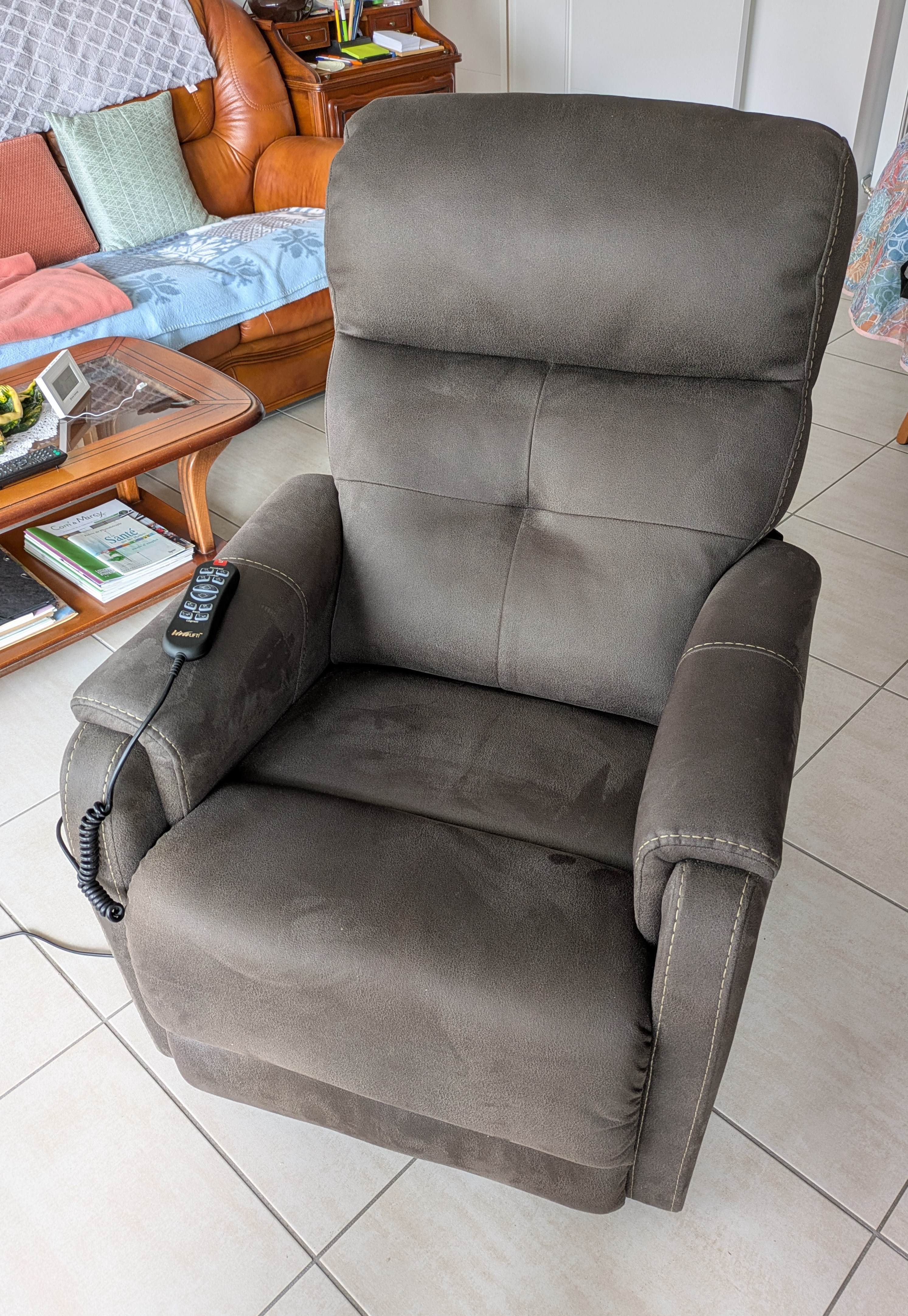 Image(s) de l'annonce Fauteuil releveur Compact 4 Moteurs Vivalift