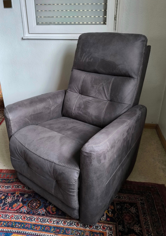 Image(s) de l'annonce Je fais le don du Fauteuil Releveur gris