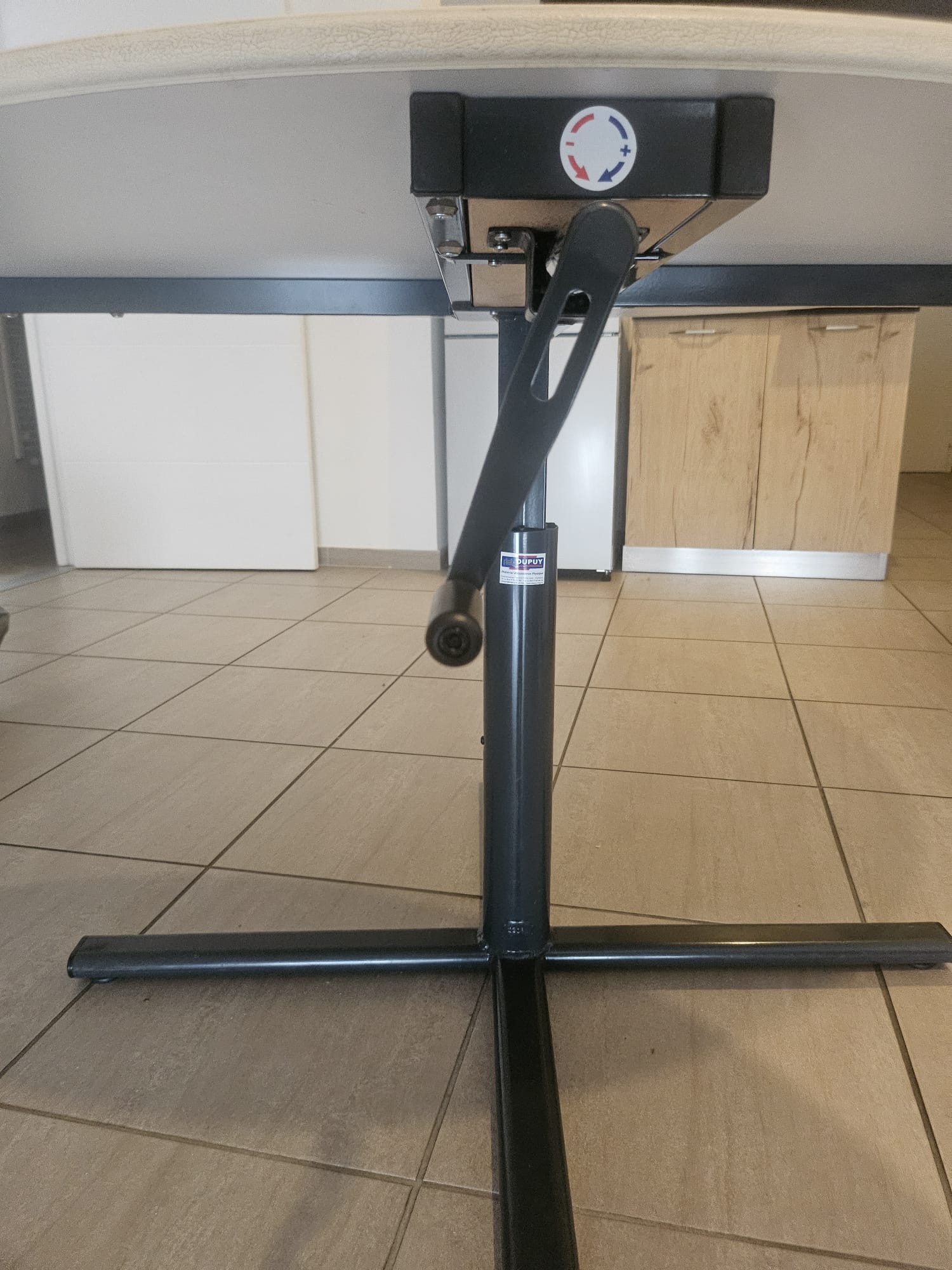 Image(s) de l'annonce Table ronde plateau réglable en hauteur