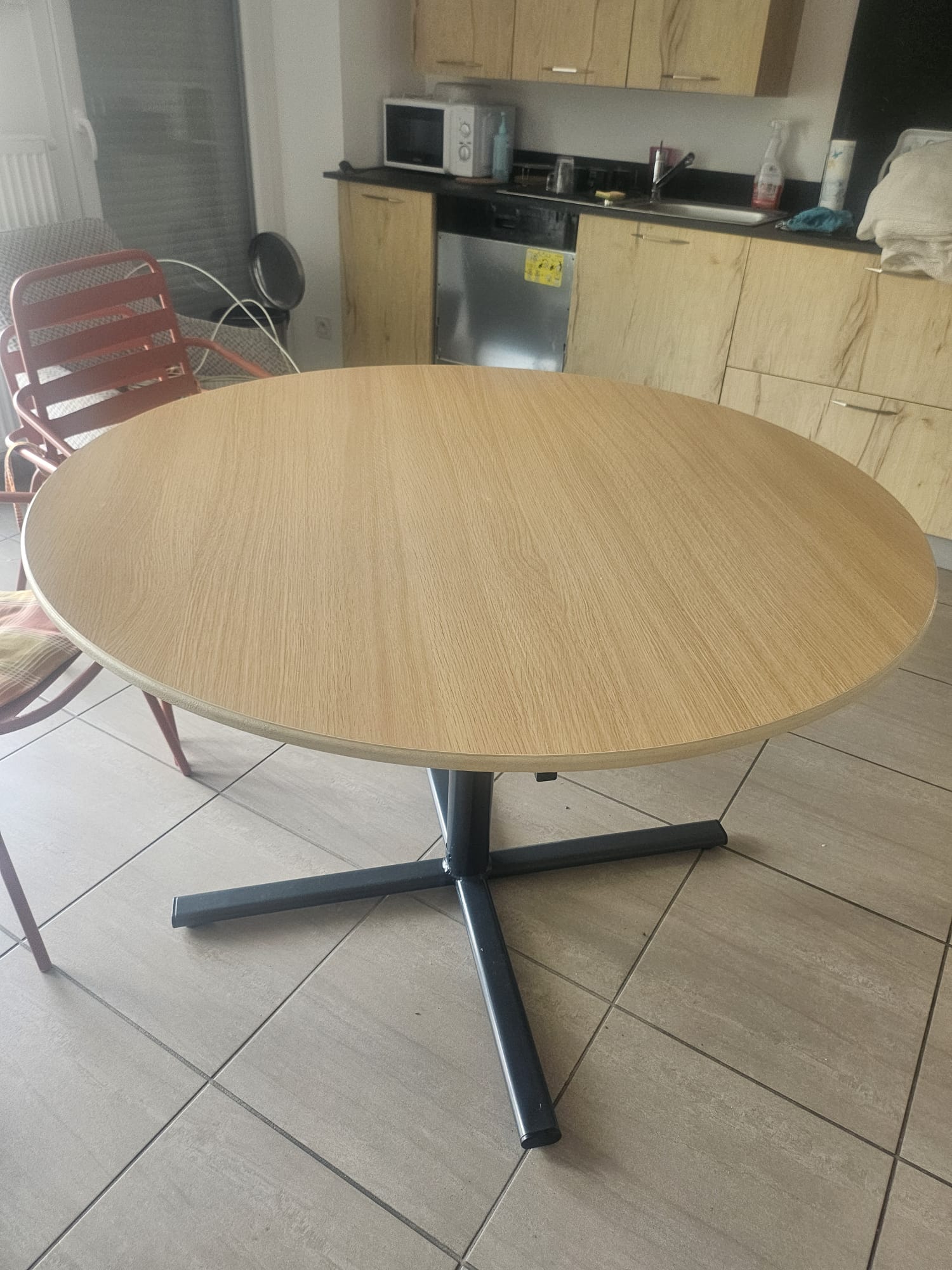 Image(s) de l'annonce Table ronde plateau réglable en hauteur
