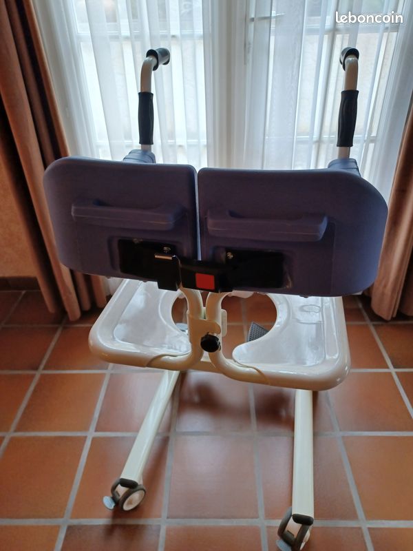 Image(s) de l'annonce FAUTEUIL WC/DOUCHE ET TRANSFERT