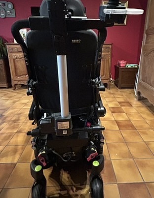 Image(s) de l'annonce Fauteuil roulant électrique