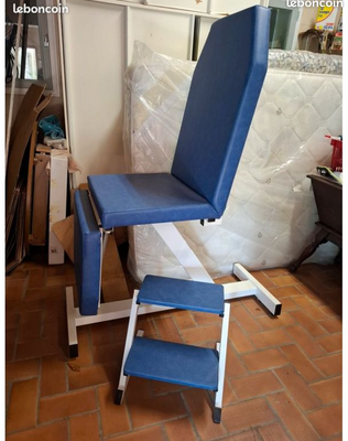 Image(s) de l'annonce Fauteuil table medical paramédical et son banc