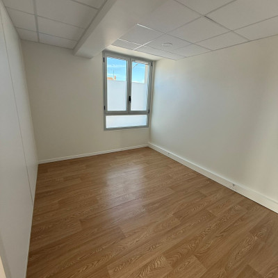 Image(s) de l'annonce locaux et para medicaux ris orangis