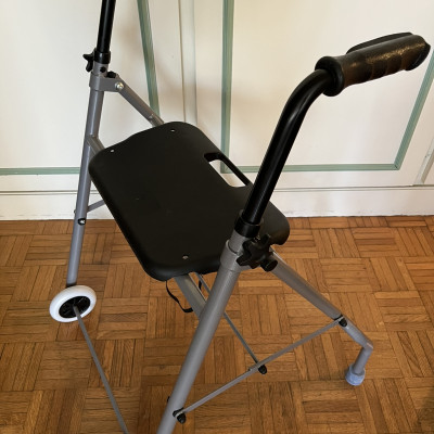 Image(s) de l'annonce Déambulateur pliable avec siège intérieur/extérieur Rollator - Neuf