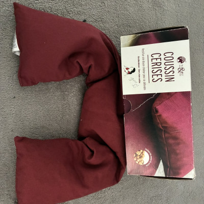 Image(s) de l'annonce Coussin aux noyaux de cerise – Chaud ou froid pour apaiser tensions sur nuque, épaules, bas du dos – Très bon état