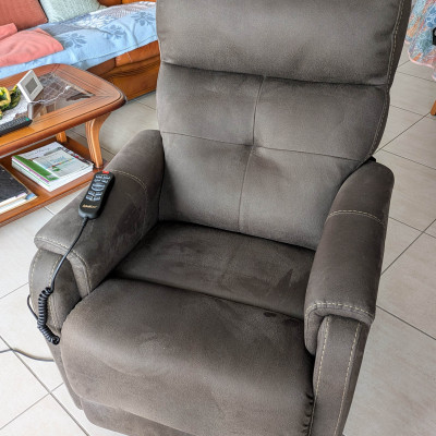 Image(s) de l'annonce Fauteuil releveur Compact 4 Moteurs Vivalift