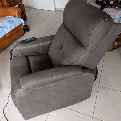 Image(s) de l'annonce Fauteuil releveur Compact 4 Moteurs Vivalift