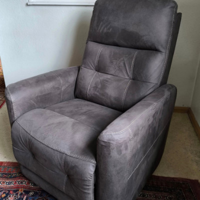 Image(s) de l'annonce Je fais le don du Fauteuil Releveur gris