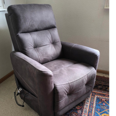 Image(s) de l'annonce Je fais le don du Fauteuil Releveur gris