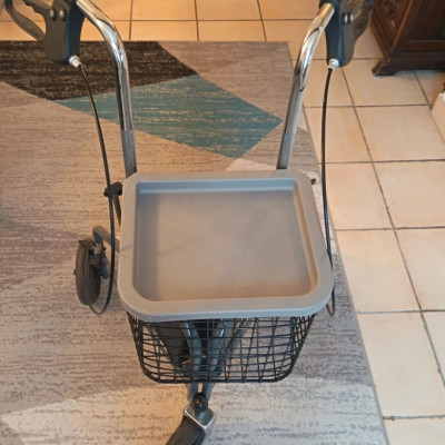Image(s) de l'annonce Rollator 3 roues Hms Vilgo