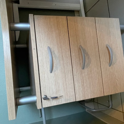 Image(s) de l'annonce bureau  avec retour  et caisson à tiroirs