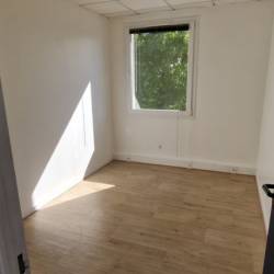 A louer Local Paramédical 10 m² + salle d'attente 15 m² partagée