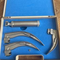 Coffret laryngoscope