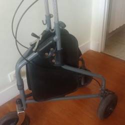 Déambulateur 3 roues